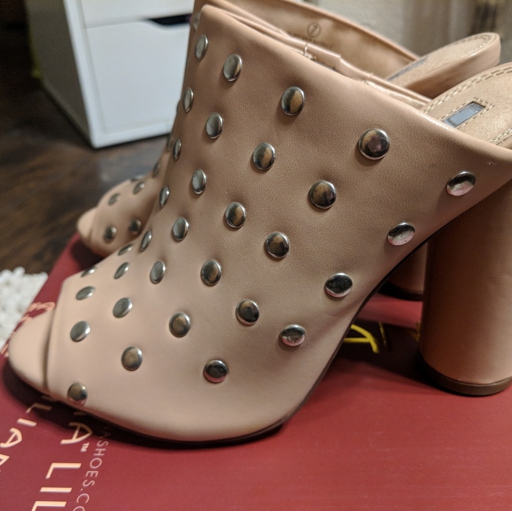 👡Nude mule heels👠